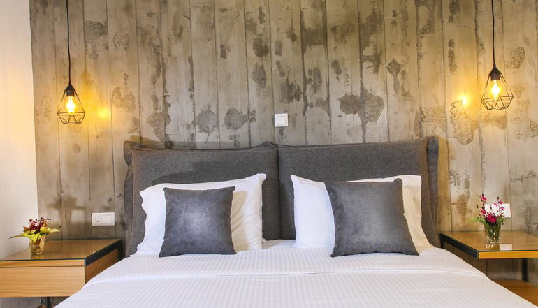 4* Royal Hotel and Suites