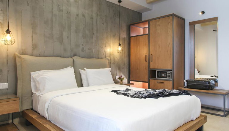 4* Royal Hotel and Suites