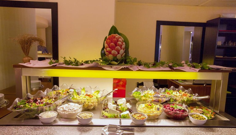 4* Santa Marina Hotel