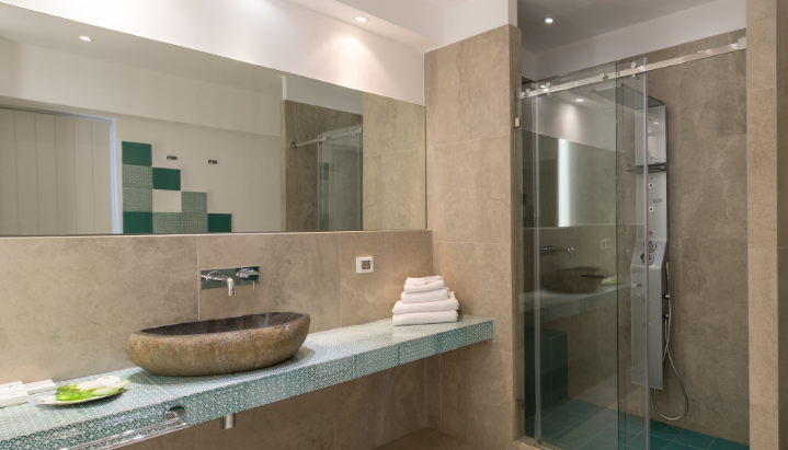 5* Santorini Secret Suites & Spa