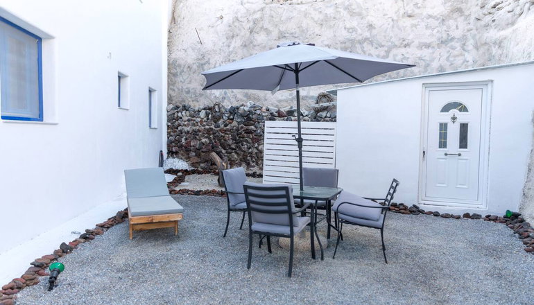 Santorita Suites