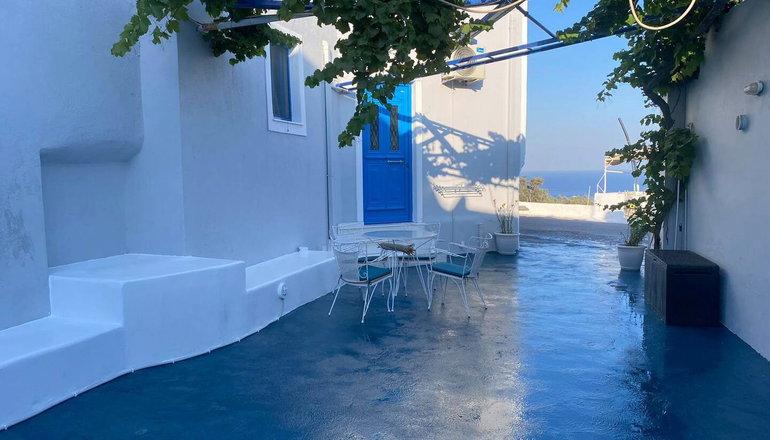 Santorita Suites