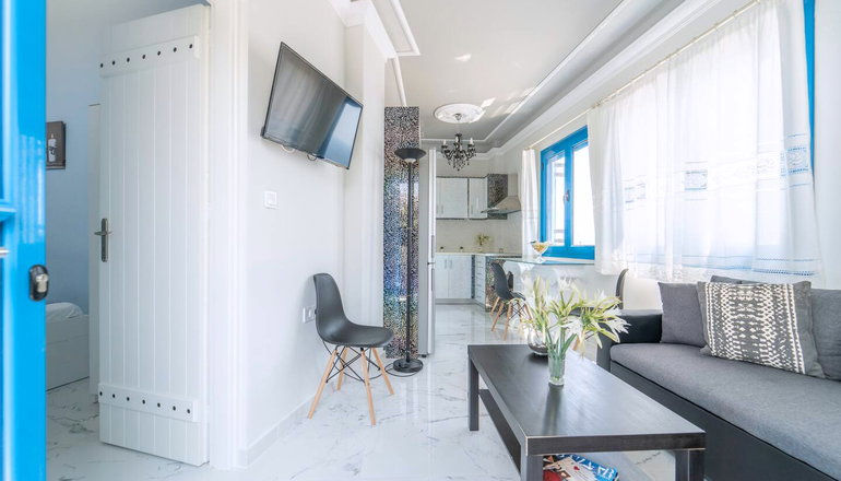 Santorita Suites