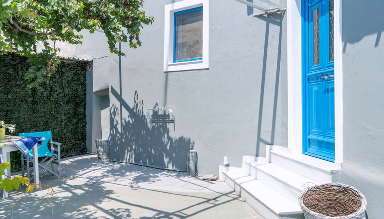 Santorita Suites