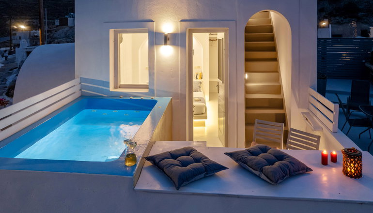 Santorita Suites