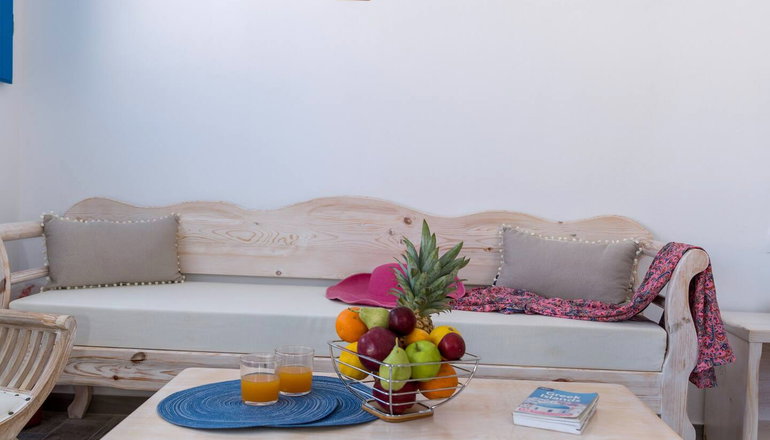 Santorita Suites