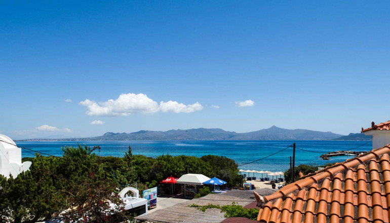 Saronis Hotel