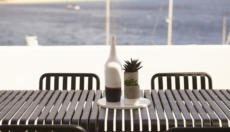 Chill & Co. Serifos