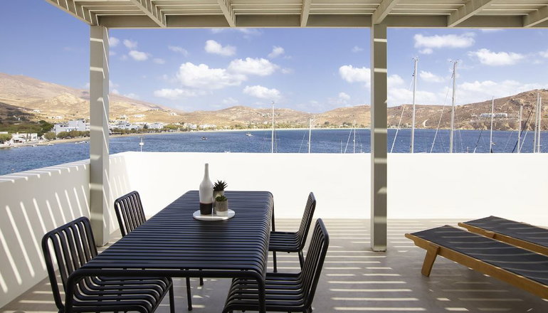 Chill & Co. Serifos