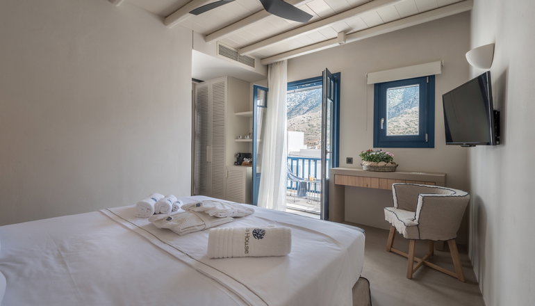 Sifnos House Rooms & Spa