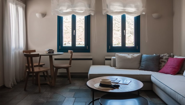 Sifnos House Rooms & Spa