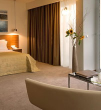 5* Lucy Hotel
