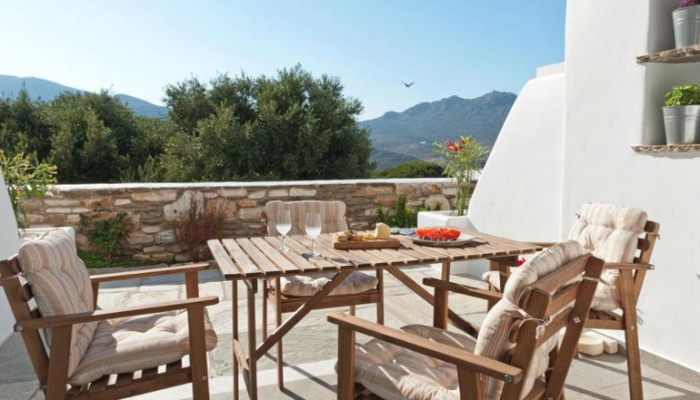 Skaris Guesthouse