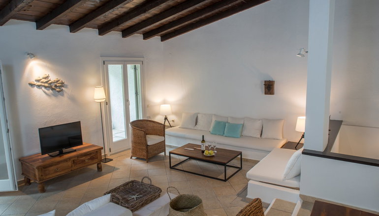 Skiathos Holidays Suites & Villas - Βρομόλιμνος, Σκιάθος