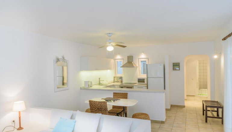 Skiathos Holidays Suites & Villas - Βρομόλιμνος, Σκιάθος