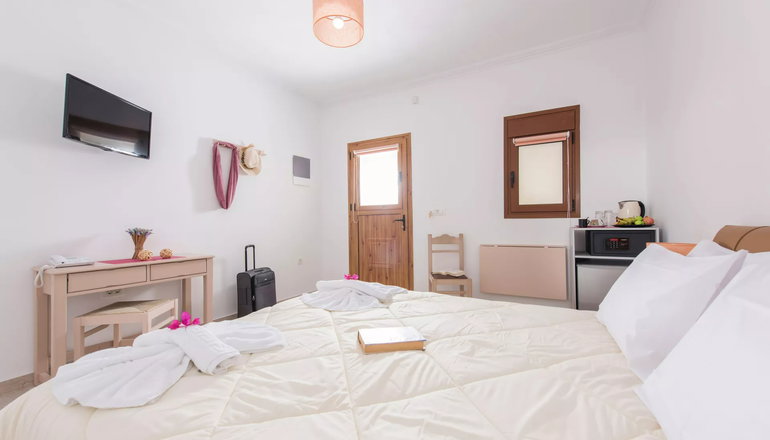 Smaragdi Hotel