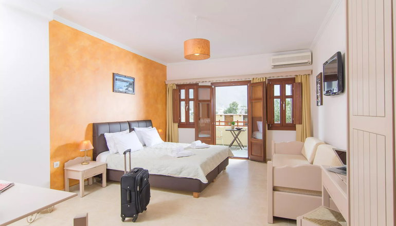Smaragdi Hotel