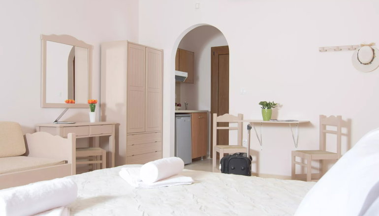 Smaragdi Hotel