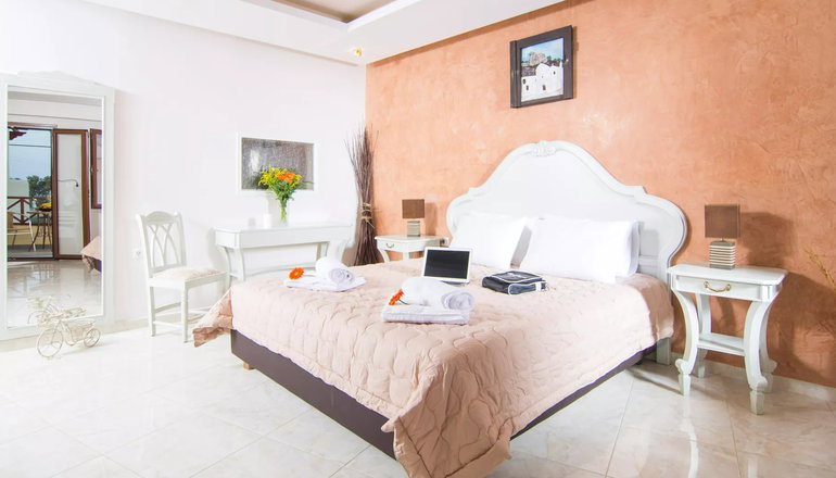 Smaragdi Hotel