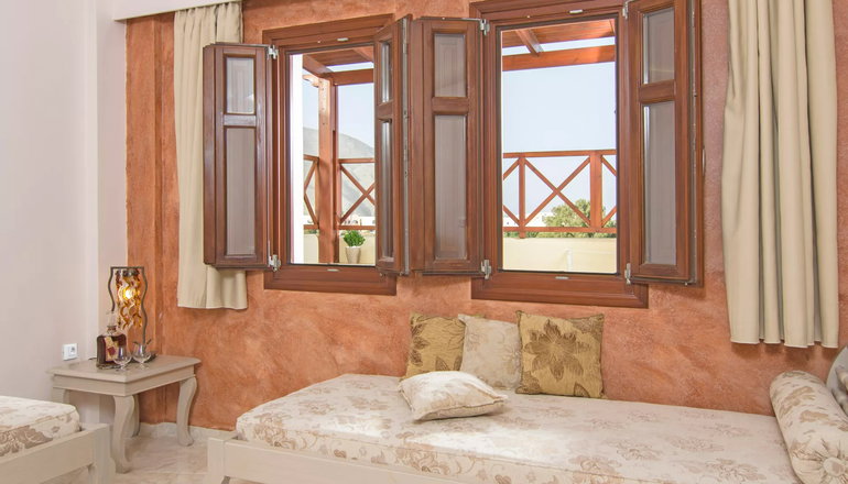 Smaragdi Hotel