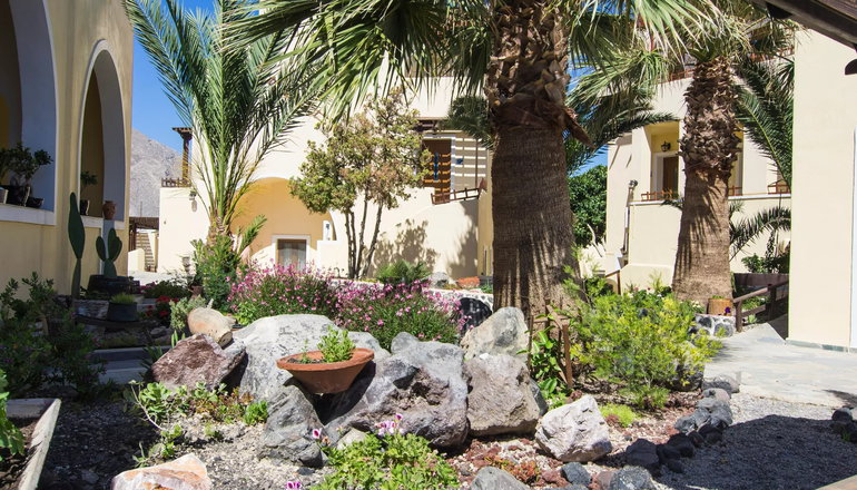 Smaragdi Hotel
