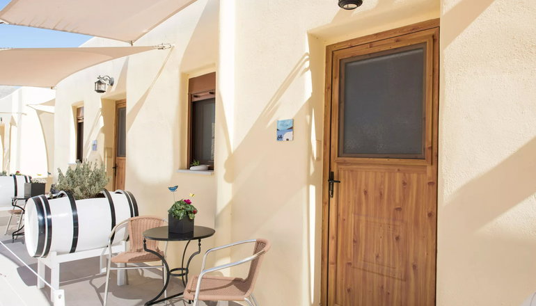 Smaragdi Hotel