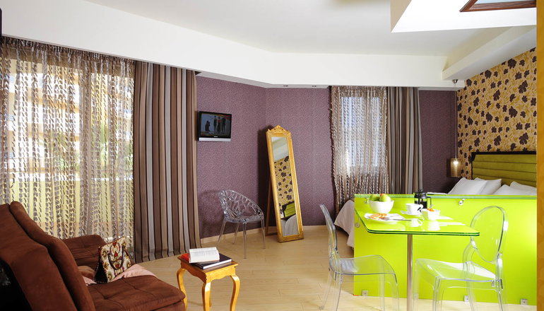 Steris Elegant Beach Hotel & Apartments