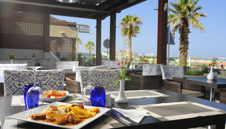 Steris Elegant Beach Hotel & Apartments