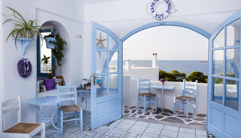 Stratos Apartments & Studios