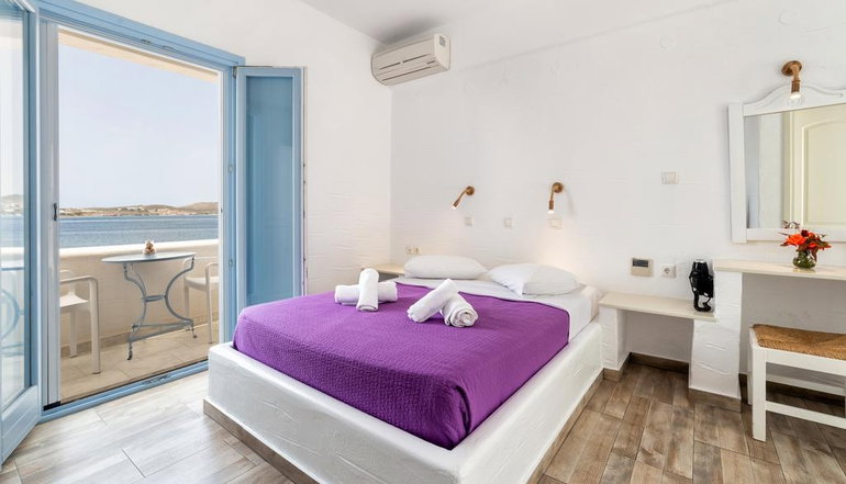 Stratos Apartments & Studios