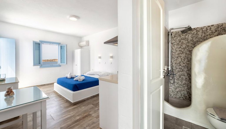 Stratos Apartments & Studios