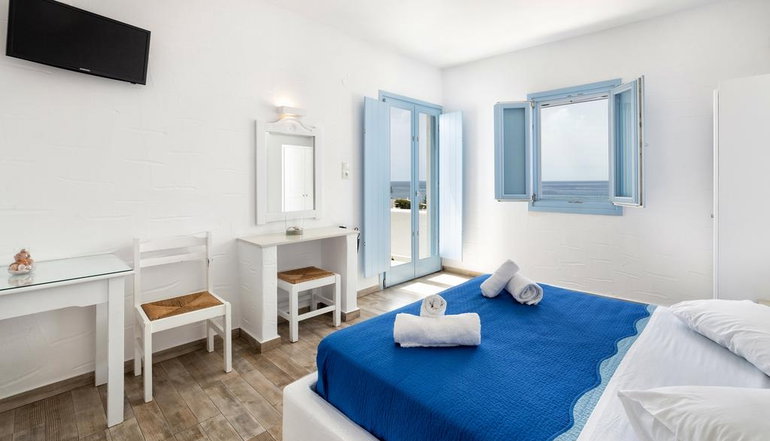 Stratos Apartments & Studios