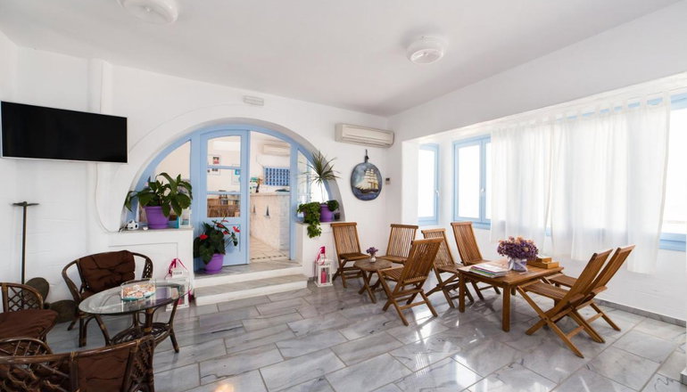 Stratos Apartments & Studios