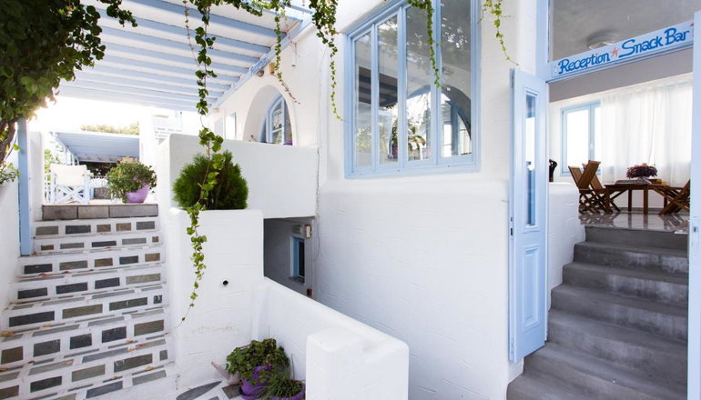 Stratos Apartments & Studios