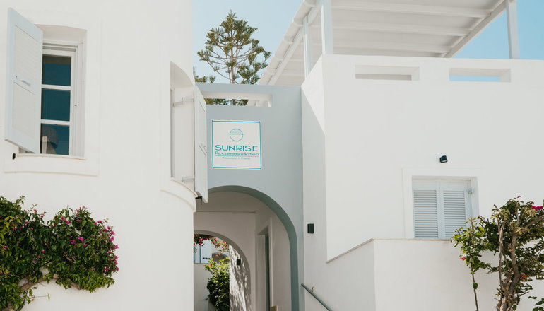 Sunrise Paros by Mr and Mrs White - Νάουσα, Πάρος