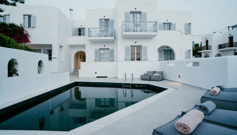 Sunrise Paros by Mr and Mrs White - Νάουσα, Πάρος