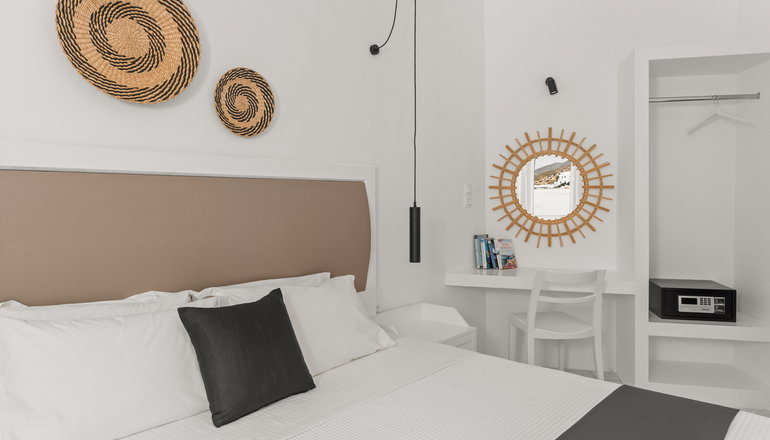 Sunrise Paros by Mr and Mrs White - Νάουσα, Πάρος