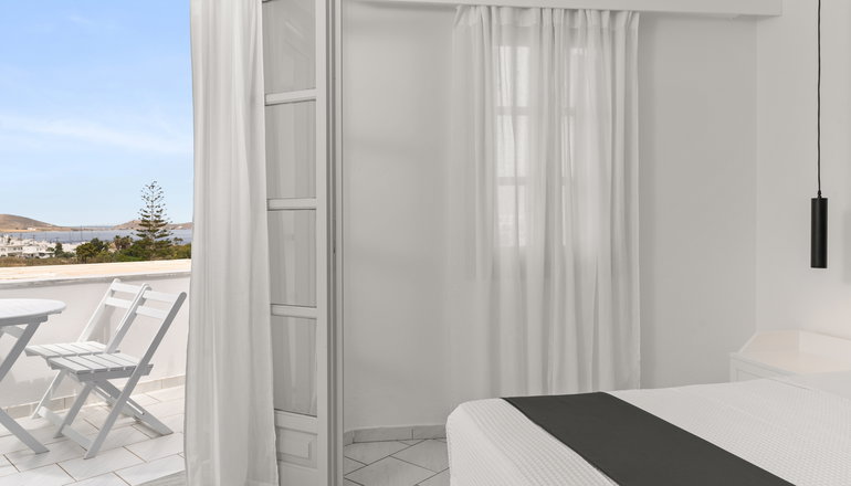 Sunrise Paros by Mr and Mrs White - Νάουσα, Πάρος