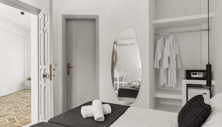 Sunrise Paros by Mr and Mrs White - Νάουσα, Πάρος