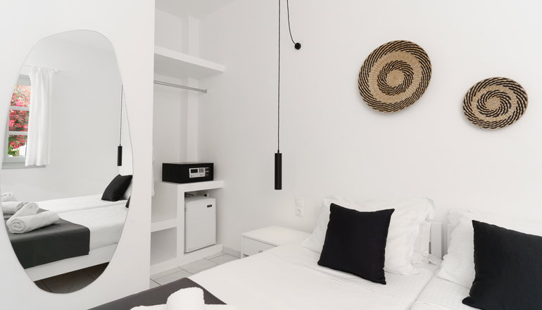 Sunrise Paros by Mr and Mrs White - Νάουσα, Πάρος