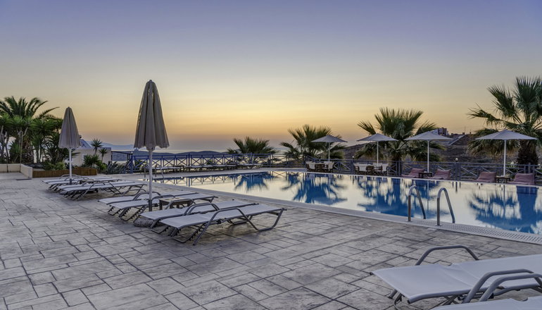 Sunrise Beach Suites - Αζόλιμνος, Σύρος