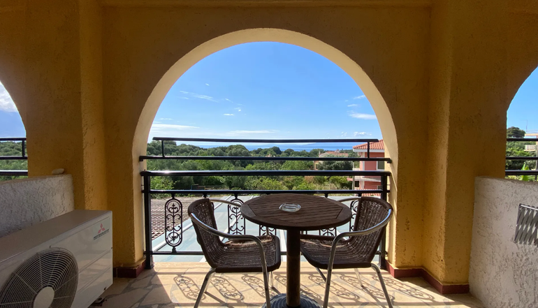 Sunrise Inn Hotel - Κουντουράτα, Κεφαλονιά