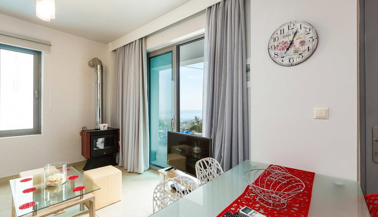 Sunset Luxury Maisonettes & Mariou Apartments