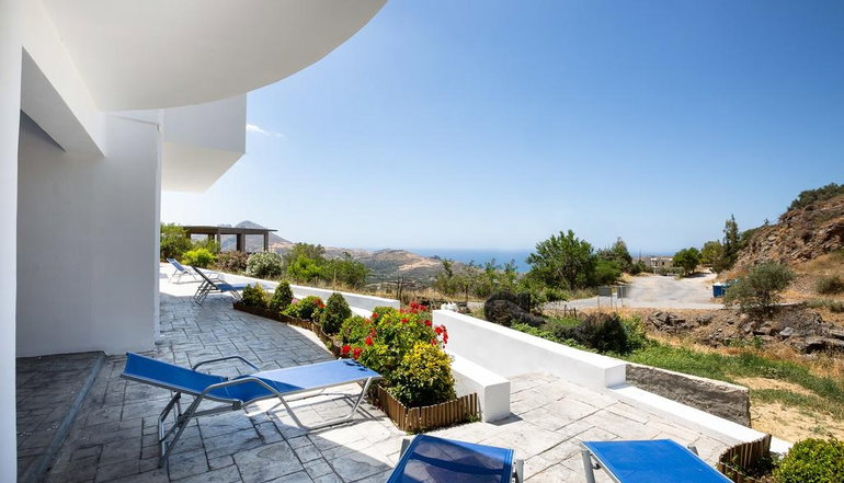 Sunset Luxury Maisonettes & Mariou Apartments