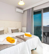 Sunset Luxury Maisonettes & Mariou Apartments