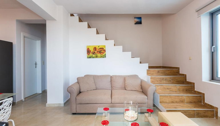 Sunset Luxury Maisonettes & Mariou Apartments