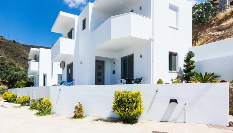 Sunset Luxury Maisonettes & Mariou Apartments