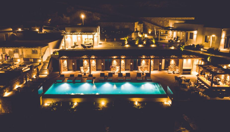 Super Paradise Suites