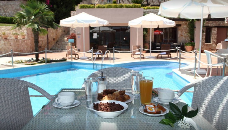 Tesoro Hotel