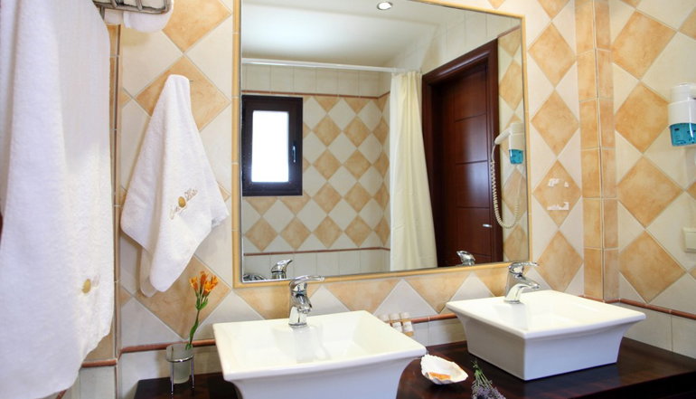 Tesoro Hotel